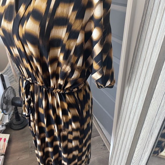 Sexy! Calvin Klein Dress. From Office to “Play”. Great wardrobe staple! - Picture 3 of 7